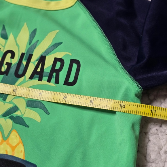 Old Navy Short Sleeve Pineapple Print Rashguard Size 2T - Picture 6 of 7